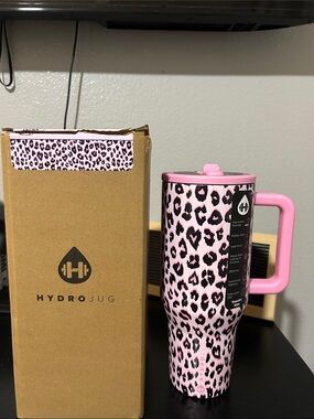 HydroJug Victoria Secrets Pink Leopard Cup 32oz